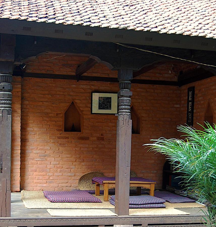Newa Chen Historic House Unesco Lalitpur Extérieur photo