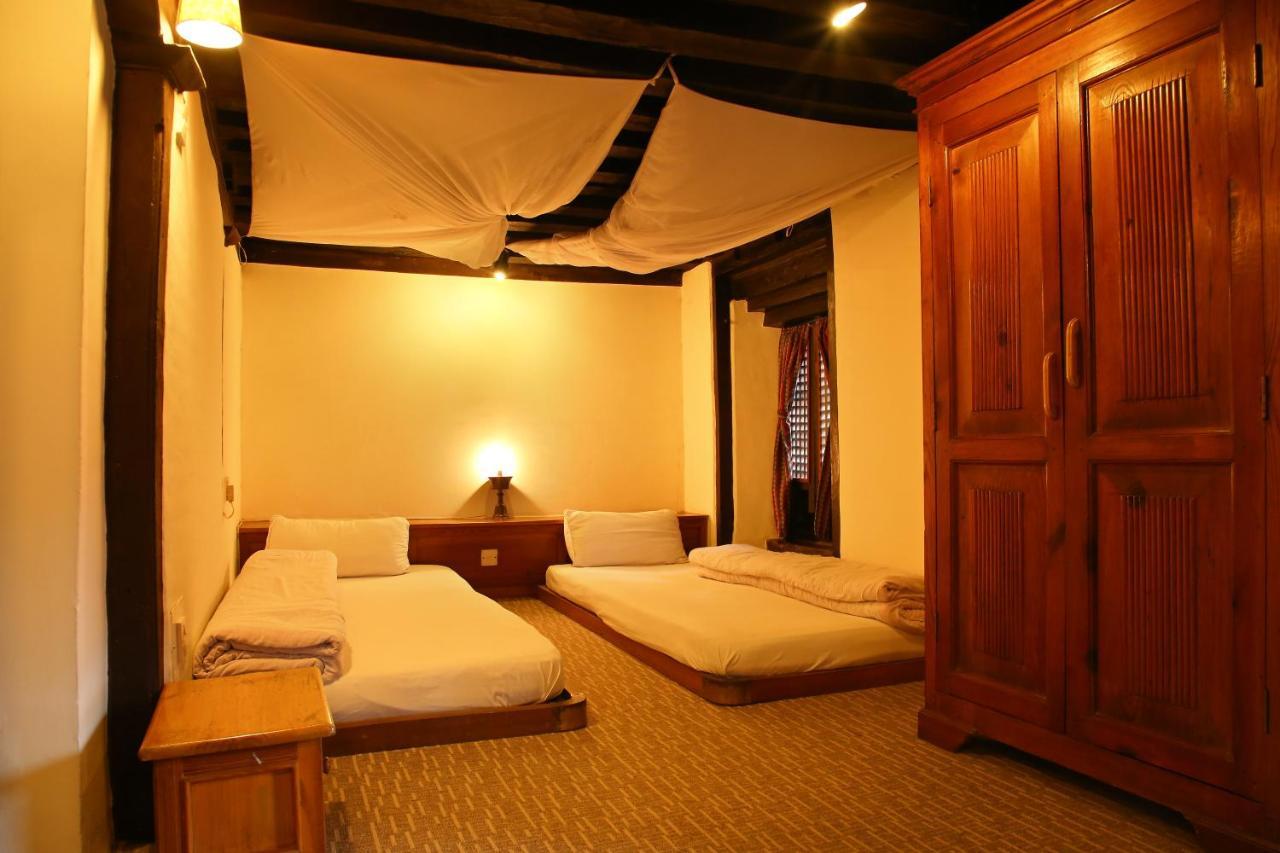 Newa Chen Historic House Unesco Lalitpur Extérieur photo