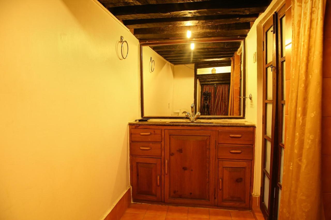 Newa Chen Historic House Unesco Lalitpur Extérieur photo